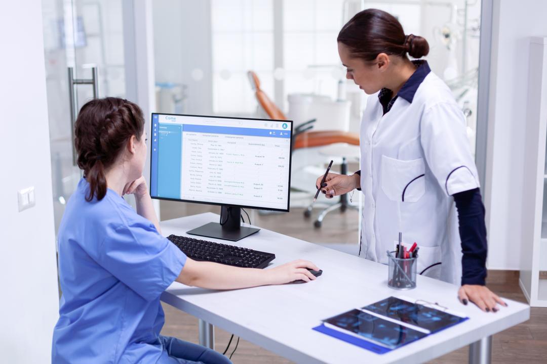 Provider using QuickScribe documentation during a patient visit